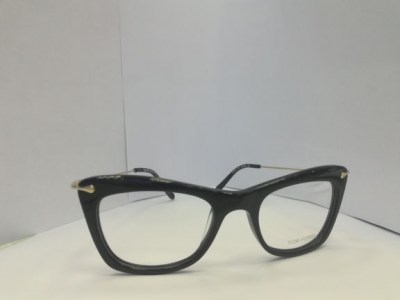 TOM-FORD-18000-3