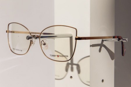 TOMMI-HILFIGER-8100-1
