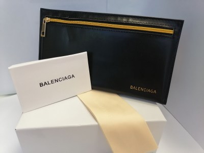 balenciagara-2